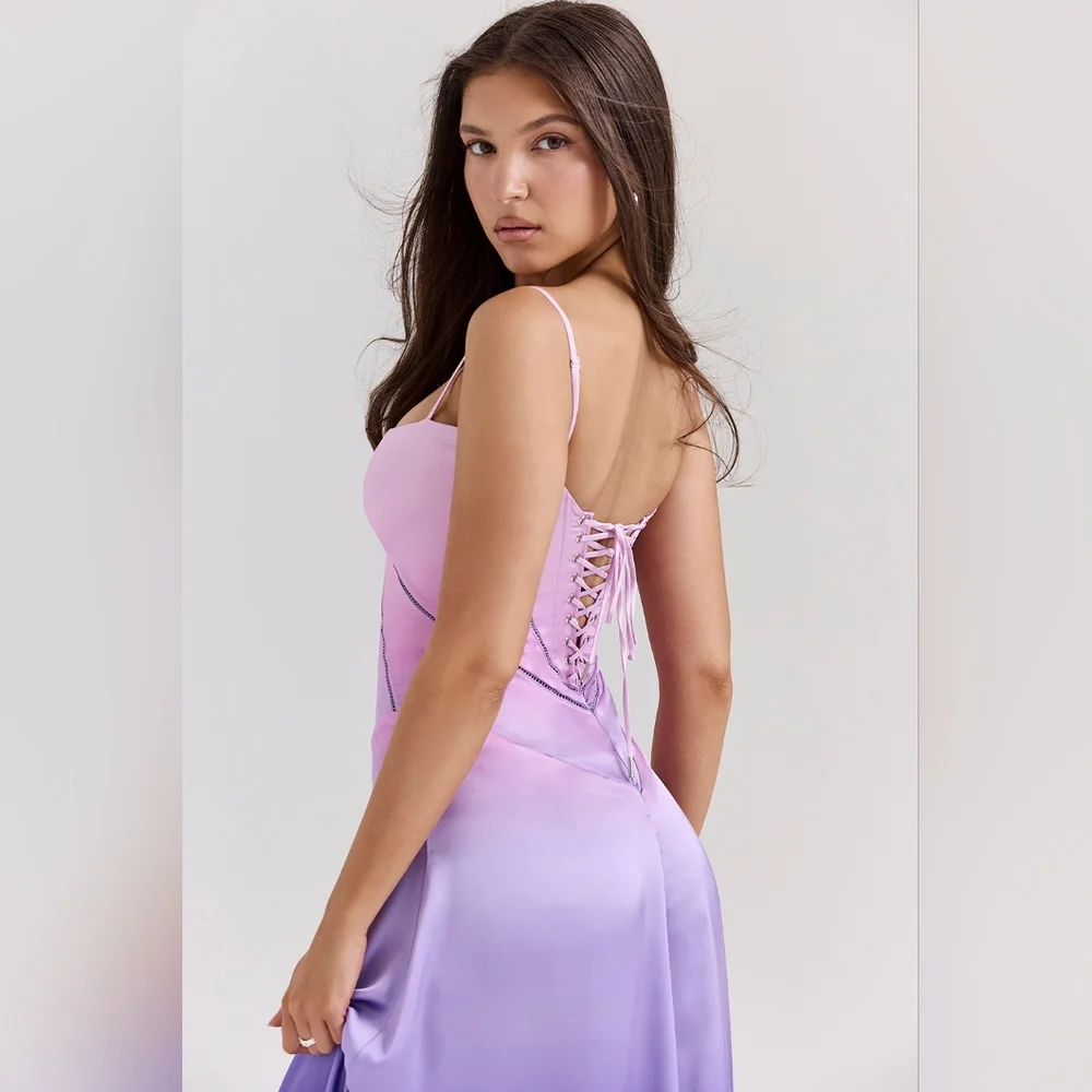 Ombre House of CB 'Anabella'- Medium - Picture 2 of 16